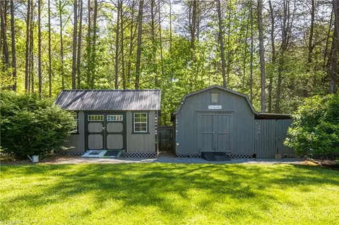 1033 Orchard St, King, NC 27021 photo 10