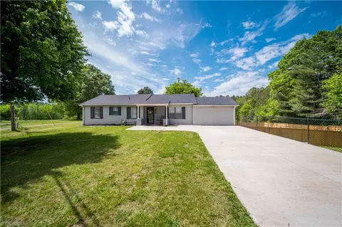 807 Rowe Rd, Lexington, NC 27295