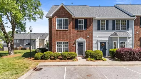 1773 Olivers Crossing Cir, Winston Salem, NC 27127