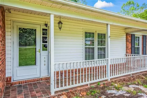 109 Stokes Forest Dr, King, NC 27021 photo 4