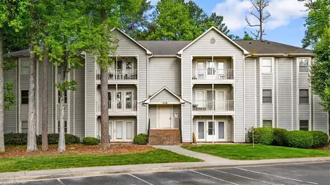 706 Glendale Dr #H, Greensboro, NC 27406