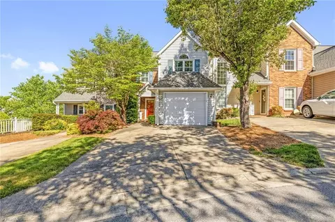 27 Cedar Knoll Dr, Greensboro, NC 27407