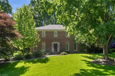 1205 Cliffspring Ct, Winston Salem, NC 27104