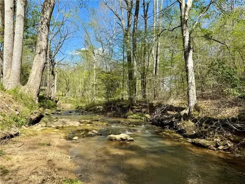 2 Thomas Farm Rd, King, NC 27021 photo 10