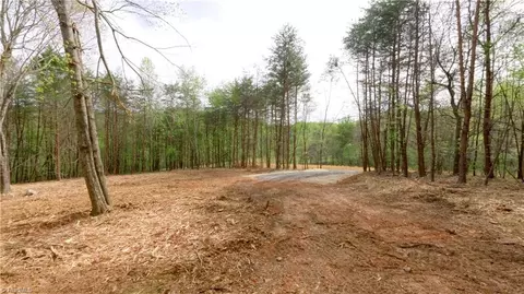 2 Thomas Farm Rd, King, NC 27021 photo 13
