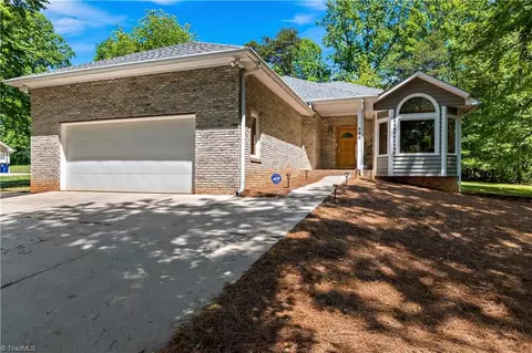 625 Trotters Ridge Ln, Kernersville, NC 27284