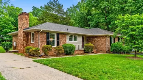 2 Great Castle Ct, Greensboro, NC 27455