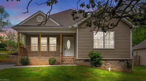 1110 Julian St, Greensboro, NC 27406