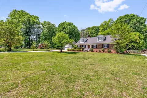 5211 Skylark Dr, Greensboro, NC 27405
