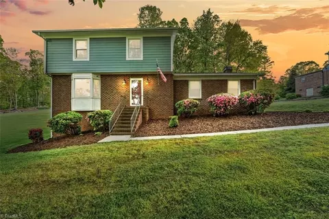 836 Greystone Rd, Asheboro, NC 27203