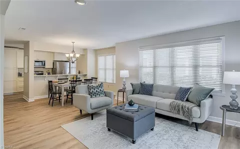 230 Oakwood Ct, Winston Salem, NC 27103