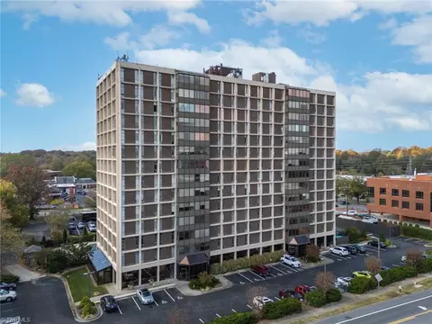 1101 N Elm St #607, Greensboro, NC 27401