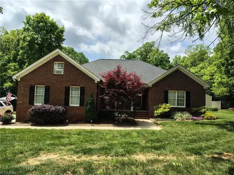 5222 Appomattox Rd, Pleasant Garden, NC 27313