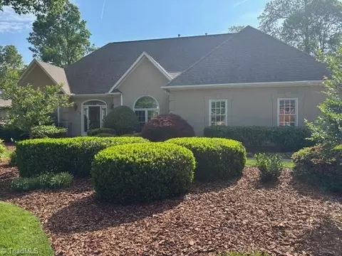 1916 Falmouth Dr, Greensboro, NC 27410