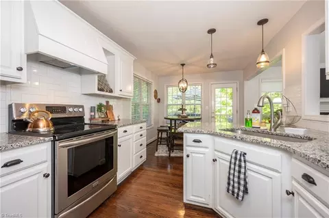 140 Savannah Ct, Advance, NC 27006 photo 9