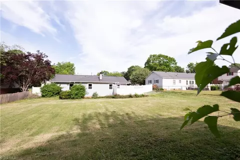 Exterior - 3607 Stonehurst Pl, High Point, NC 27265 photo 3 of 3