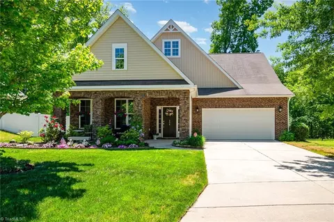 204 Summerwalk Rd, Greensboro, NC 27455