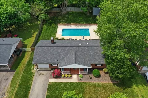1338 Waybridge Ln, Winston Salem, NC 27103