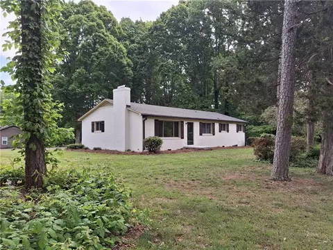 110 Claybon Dr N, Advance, NC 27006