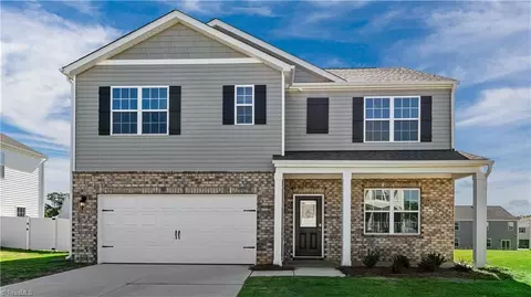 290 Falcon Ln, Lexington, NC 27295