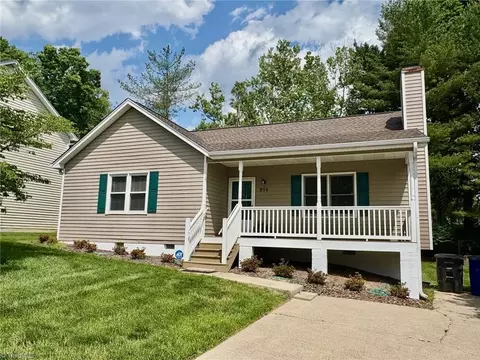 956 Heatherstone Dr, Winston Salem, NC 27104