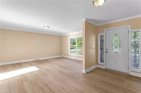 Living - 3227 Loftyview Dr, High Point, NC 27260 photo 1 of 10