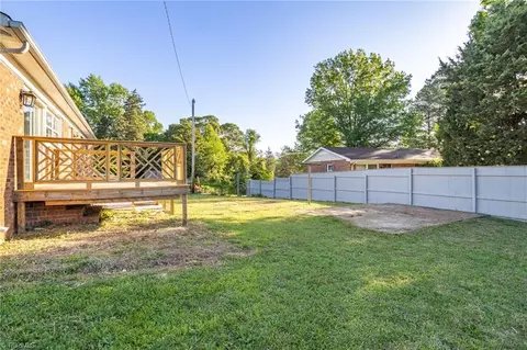 Exterior - 3227 Loftyview Dr, High Point, NC 27260 photo 4 of 8