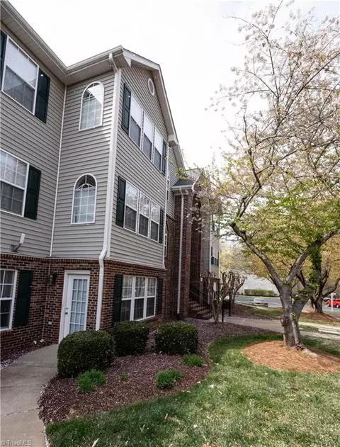 514 Timberline Ridge Ln, Winston Salem, NC 27106