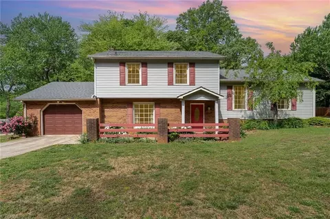 3180 Middlebrook Dr, Clemmons, NC 27012