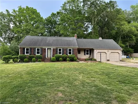 2010 Allenwood Rd, Mcleansville, NC 27301