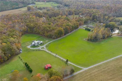 1282 Little River Rd, Asheboro, NC 27205