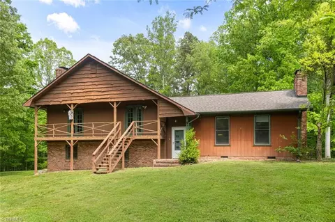 203 Millbrook Ln, Walnut Cove, NC 27052