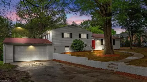 2841 White Meadow Ln, Winston Salem, NC 27107