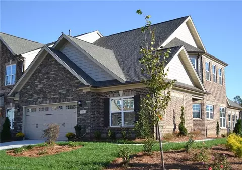 4743 Willowstone Dr, High Point, NC 27265