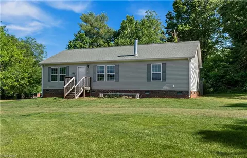 122 Kiser Rd, King, NC 27021 photo 2