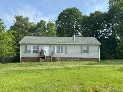 122 Kiser Rd, King, NC 27021