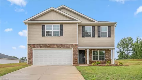 140 Red Arrow Ct, Mayodan, NC 27027