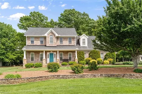 8202 Hunters Dr, Greensboro, NC 27455