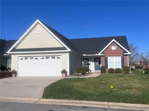 111 Castleton Dr, Thomasville, NC 27360