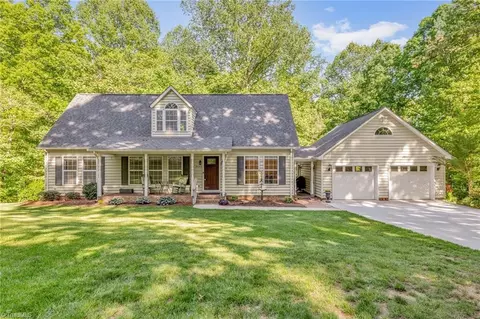 8643 Haw River Rd, Oak Ridge, NC 27310