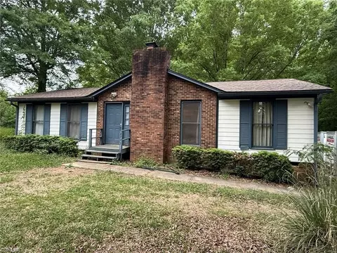 2795 Mollie Ln, Winston Salem, NC 27107