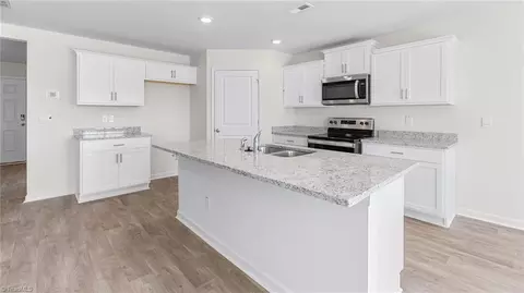 Entry Way - 4560 Red Oak Dr, Trinity, NC 27370 photo 5 of 8