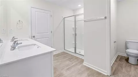 Bath - 4560 Red Oak Dr, Trinity, NC 27370 photo 2 of 3