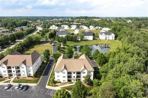 3620 Spanish Peak Dr #3B, High Point, NC 27265