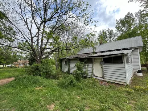 Exterior - 452 Daniel St, Denton, NC 27239 photo 20 of 20