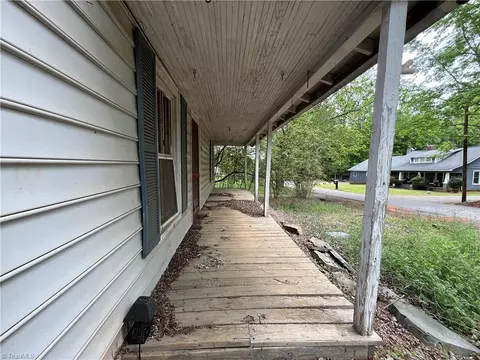Exterior - 452 Daniel St, Denton, NC 27239 photo 17 of 20