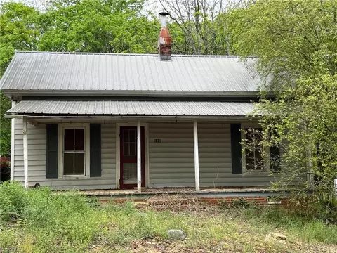 Exterior - 452 Daniel St, Denton, NC 27239 photo 2 of 20