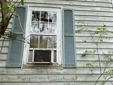 Exterior - 452 Daniel St, Denton, NC 27239 photo 4 of 20