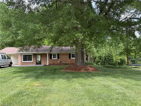 415 Canary Trl, Winston Salem, NC 27107
