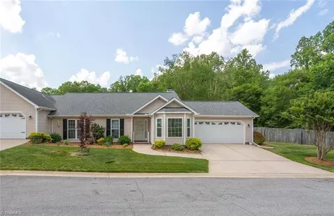 121 Village Dr, Jamestown, NC 27282
